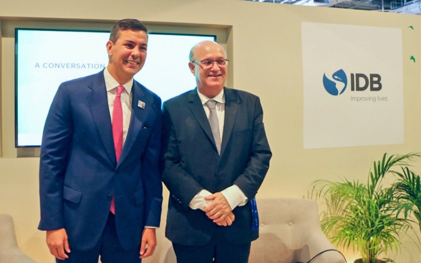 Santiago Peña quiere situar a Paraguay como líder de la energía renovable global