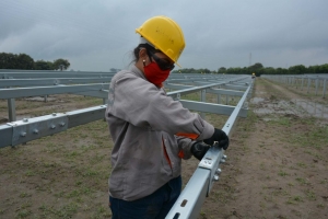 En Colombia, 23 mujeres hicieron parte de la construcción de central solar