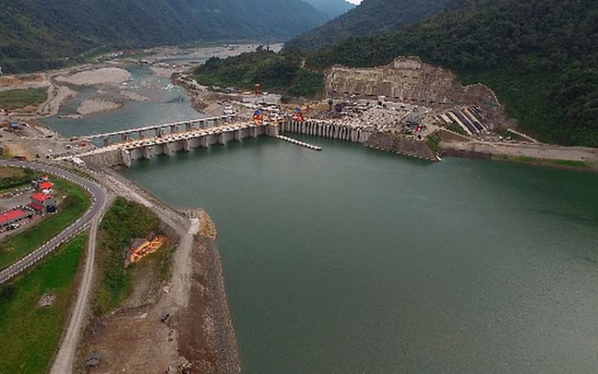En Ecuador, Gobierno nacional recibe 2 centrales hidroeléctricas